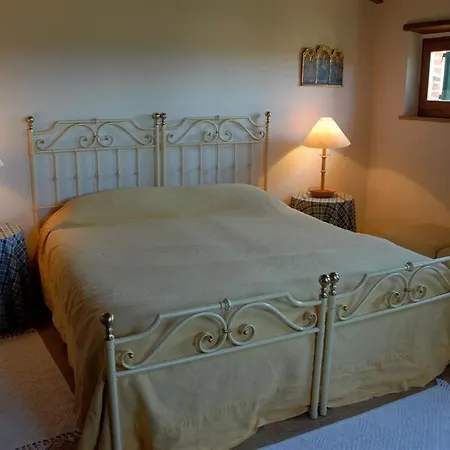 Chianacce Sleeps 2 Pool Air Con Wifi Casa vacanze Cortona